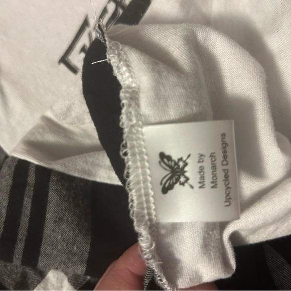 NWT Upcycled Fleetwood Mac Flannel Tee size S-M - Picture 5 of 5